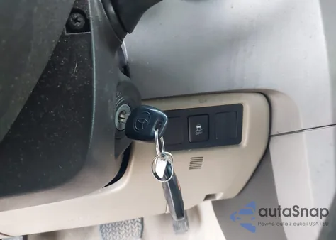 2010 Toyota Tundra Grade 5.7L V8 z USA, uszkodzony, nr VIN 5TFUY5F1XAX117844